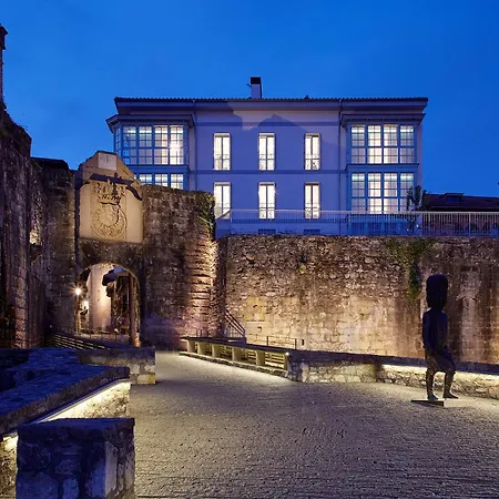 H Suite2a By Smiling Apartment