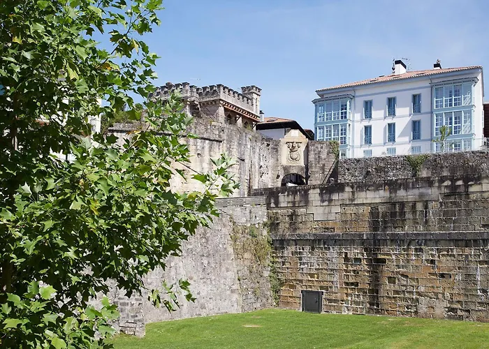 H Suite2a By Smiling Hondarribia