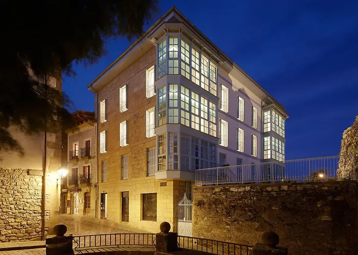 H Suite2a By Smiling Apartment