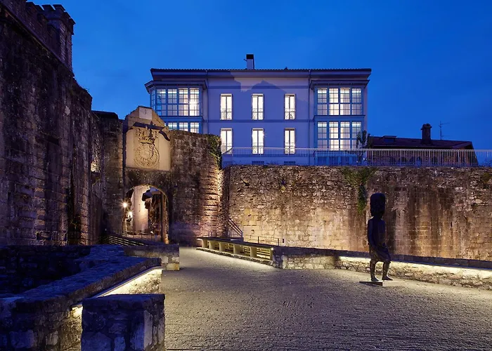 H Suite2a By Smiling Apartment