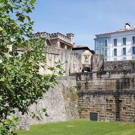 H Suite2a By Smiling 宏达瑞比亚