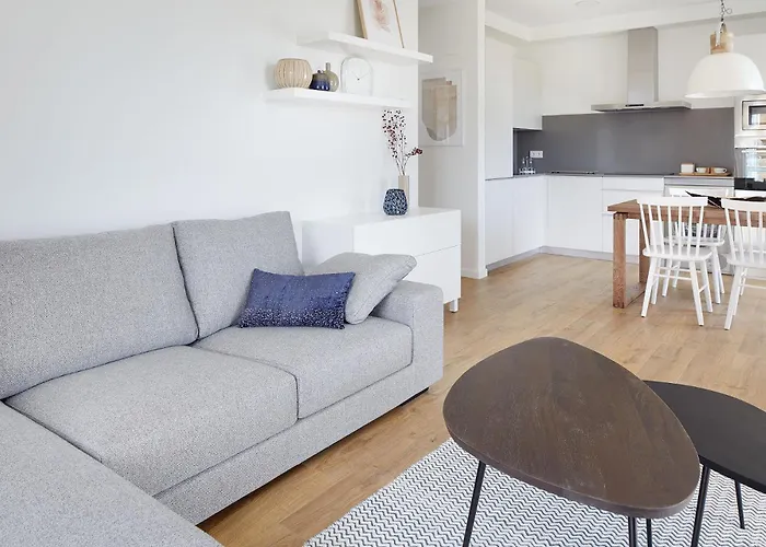 H Suite2a By Smiling *