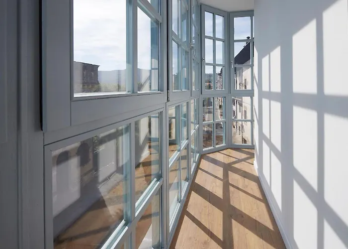 H Suite2a By Smiling *