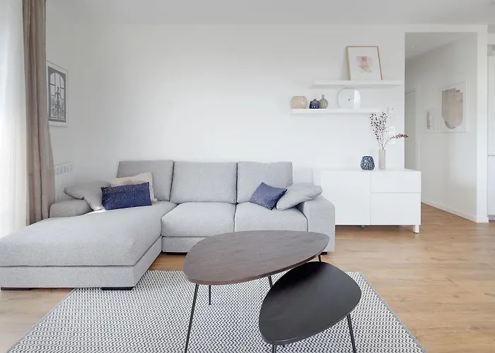 H Suite2a By Smiling * Hondarribia