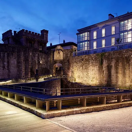 H Suite2a By Smiling Hondarribia