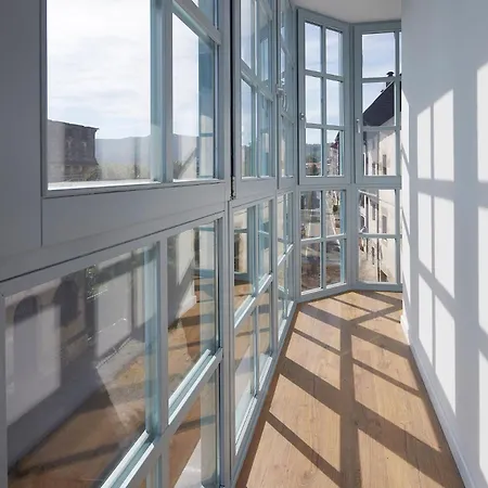 H Suite2a By Smiling *