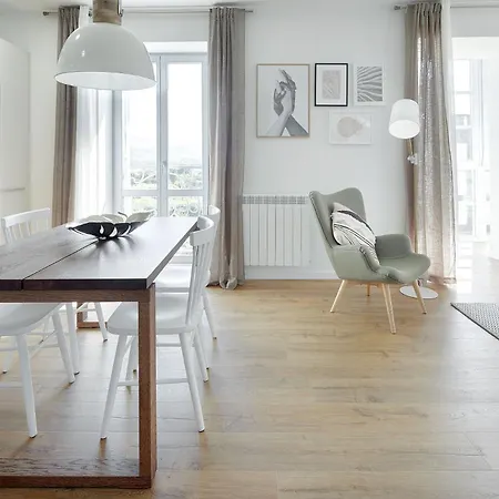 H Suite2a By Smiling Hondarribia