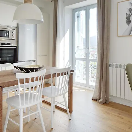 H Suite2a By Smiling